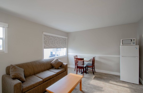 City Centre Hotel | Scott's Inn and Suites