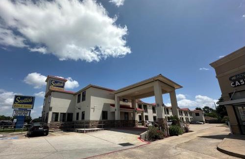 Barker Hotel | Scottish Inn and Suites