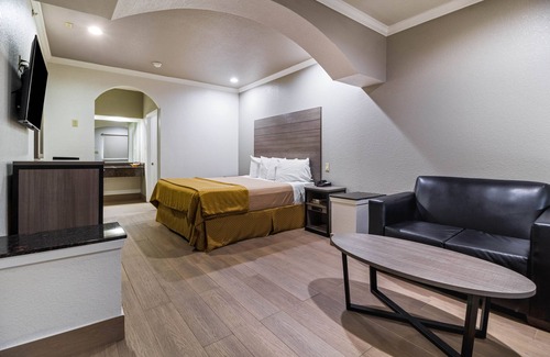 Baytown Hotel | Scottish Inn & Suites Baytown