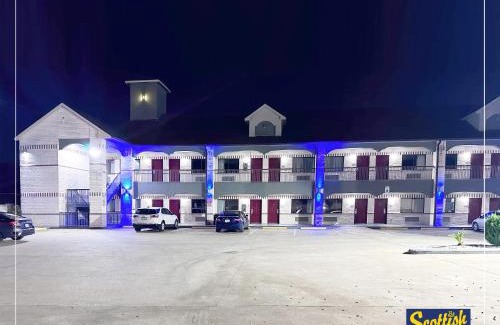 Clodine Hotel | Scottish Inn & Suites Sam Houston Parkway