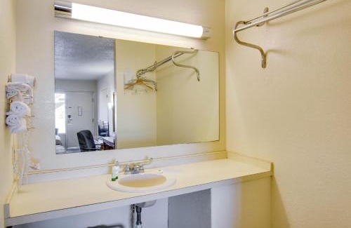 Collinsville Hotel | Scottish Inns Collinsville - Martinsville