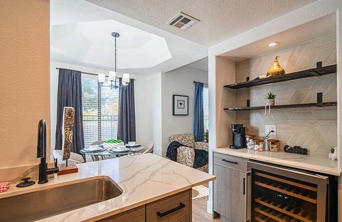 Kierland Condo | Scottsdale 2BR retreat w/hot tub & BBQ patio