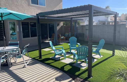 South Scottsdale House | Scottsdale Family Oasis 🏝 Htd Pool & Spa - Cinema/Arcade Room - 5G Wifi