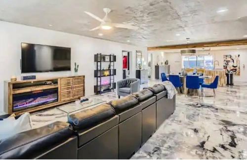 Cox Heights House | Scottsdale Hip Hacienda-4 bedroom home