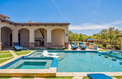 North Scottsdale House | Scottsdale Oasis: 6BR, Dual Pools & 12-Person Spa