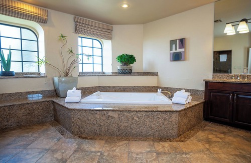 South Scottsdale Resort | Scottsdale Plaza Resort