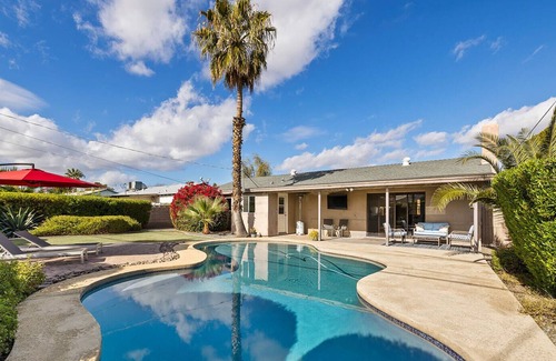 Papago Parkway House | Scottsdale Retreat near Papago Park