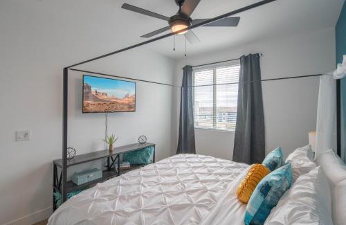 Desert View Village Apartment | Scottsdale Rodeo - Work-from-Home Retreat - Pool w Views - King Bed - S433