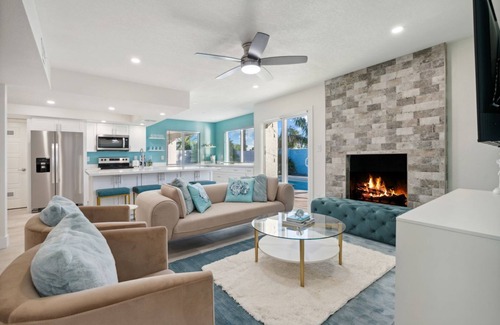 Raskin Estates House | Scottsdale Sanctuary - Heated pool, sleeps 13!