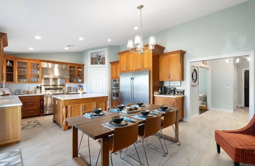 Sunset Ridge House | Scottsdale Star Wars Retreat! Pool~Game Room~BBQ~Outdoor Bar-NEW Fire Pit!
