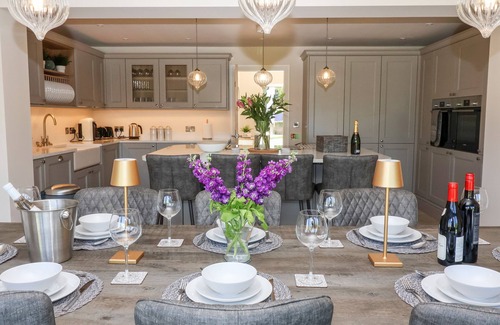 Newton on Derwent Cottage | SCOTTWIL, family friendly, with a garden in Wilberfoss