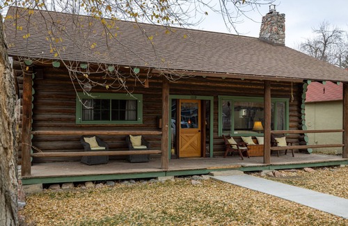 Cody House | Scout's Rest in Cody - Beautiful Cozy Log Cabin that sleeps 8!