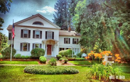Madison Center Bed & Breakfast | Scranton Seahorse Inn