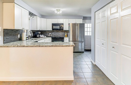 Valley Lee House | Screened Patio, Deck & Grill: Saint Inigoes Home!