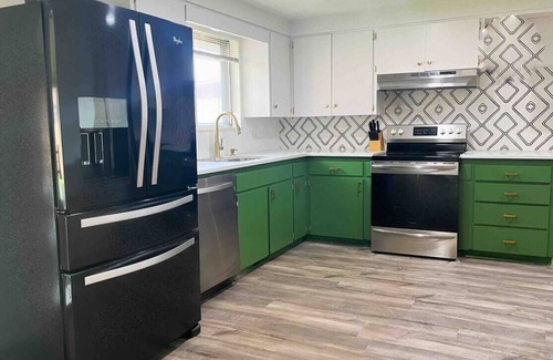 Loveland House | Sculpture Garden Delight (prime location)