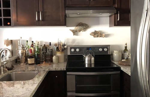 Bay Ho Condo | SD Writer's Pad ~ KILLER location near La Jolla, PB, Downtown ~ walk to Trolley!