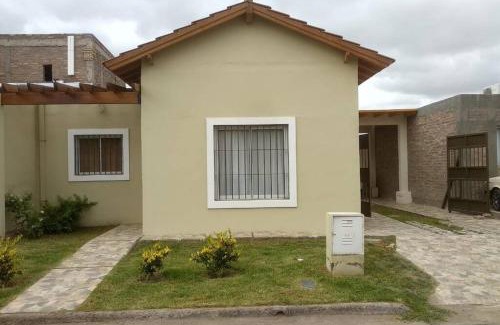 Rivadavia Apartment | Se alquila casa en barrio privado