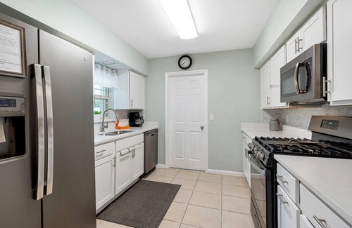 Yacht Club House | SE Cape Coral Pool & Hot Tub Oasis — Walk to Beach!