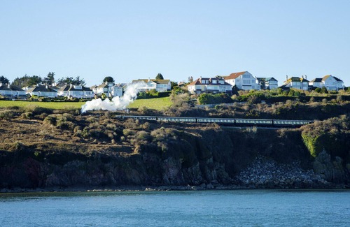 Galmpton House | Sea Acres - Four Bedroom House, Sleeps 8