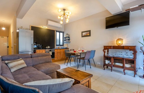 Xlendi Apartment | Sea and Cliff Views in a Modern Apt w/ Terrace