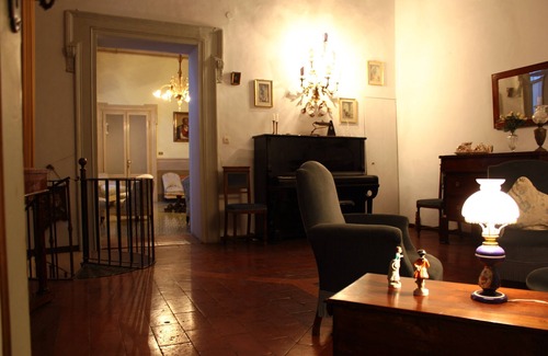 Ostra Vetere House | Sea and hills, charm and relaxation in a medieval village a few kilometers from the sea