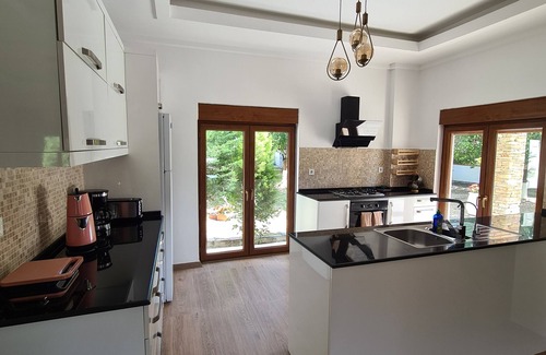 Candır Villa | Sea and lake, sun and sand, history and geography we offer you with family warm.