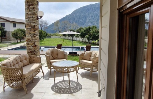 Candır Villa | Sea and lake, sun and sand, history and geography we offer you with family warm.