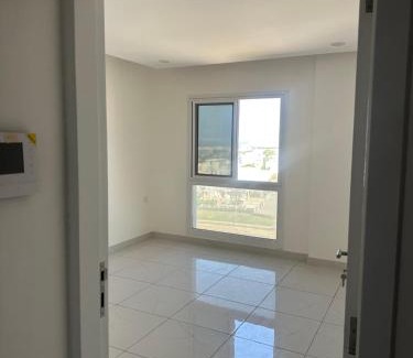 Al Ghubrah Ash Shamaliyyah Apartment | Sea and lake view apartment
