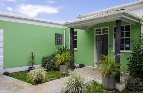Castle Comfort House | Sea and Summit Villa