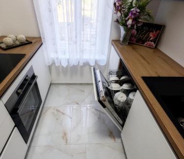 Ankaran Apartment | SEA and SUN Ankaran, near the Beach, free Parking and Wi-Fi, stunning sunset, 80m2