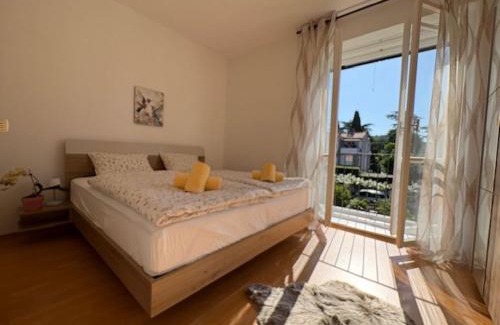 Ankaran Apartment | SEA and SUN Ankaran, near the Beach, free Parking and Wi-Fi, stunning sunset, 80m2