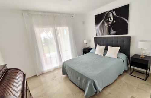 Estepona Apartment | Sea and Sun Hills New Golden mille Flat 1