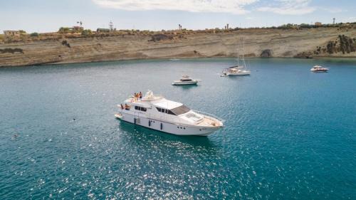 Madliena Boat Rental | Sea BaronIV "BedsonBoat"