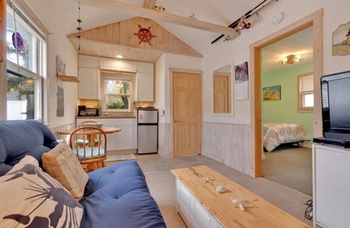 Pine Point Cottage | Sea Bisquit Cottage by the Ocean