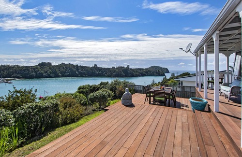 Tutukaka Cottage | SEA BLUE HEAVEN WITH WIFI - TUTUKAKA HOLIDAY HOME in Tutukaka