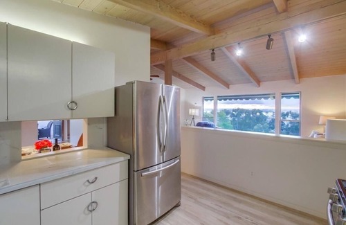 Bay Park House | Sea Breeze and Sunsets - Close to all - inquire about specials - Split Air cond