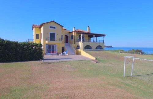 Pyrgos Apartment | Sea Breeze Apartment
