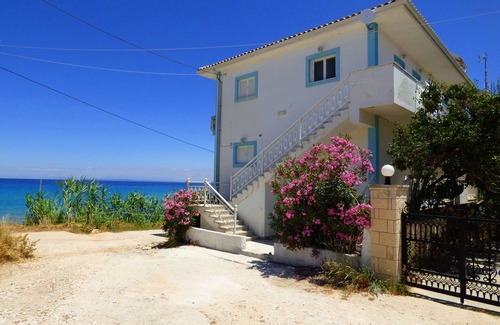 Alikanas Apartment | Sea Breeze Apartment