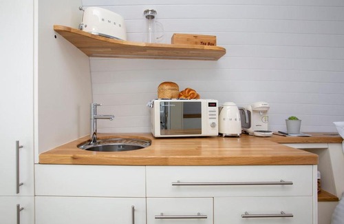 Emsworth Hotel | Sea Breeze Ark 900