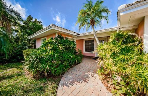 Carlouel House | Sea Breeze Beach House