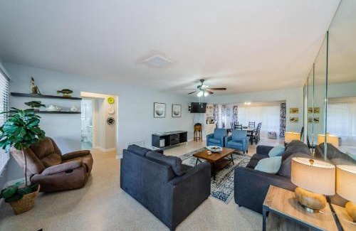 Carlouel House | Sea Breeze Beach House