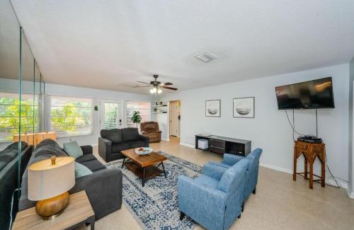 Carlouel House | Sea Breeze Beach House