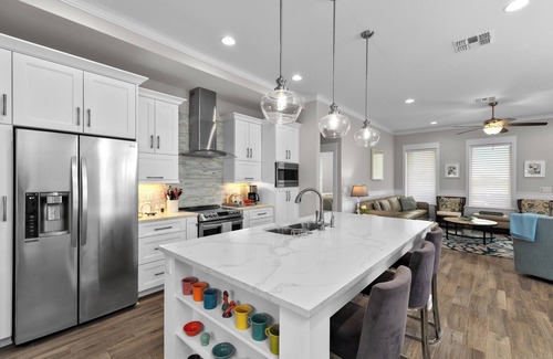 The Shores House | Sea Breeze Cottage - Private home at The Shores