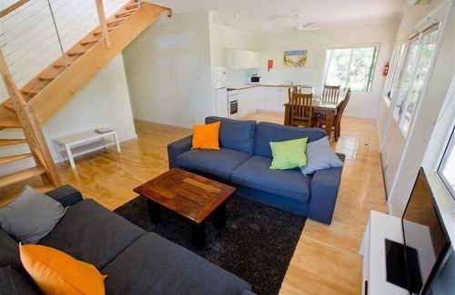 Naturaliste Ski Chalet | Sea Breeze Chalets Yallingup - East Chalet