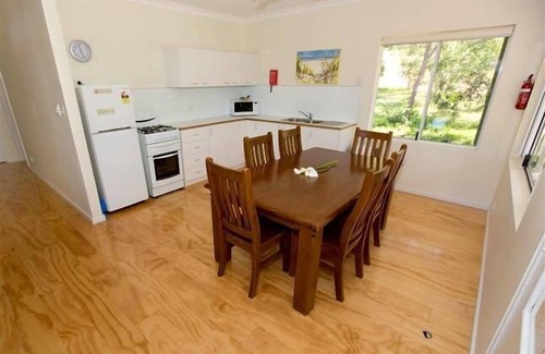 Naturaliste Ski Chalet | Sea Breeze Chalets Yallingup - East Chalet