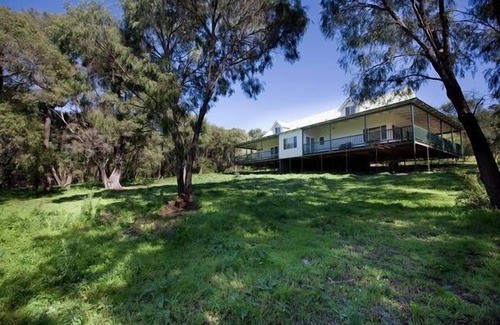 Naturaliste Ski Chalet | Sea Breeze Chalets Yallingup - East Chalet