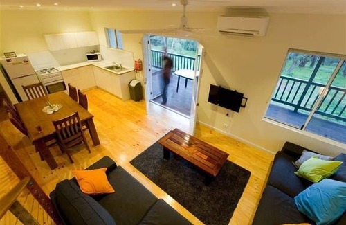 Naturaliste Ski Chalet | Sea Breeze Chalets Yallingup-West Chalet