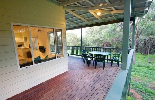 Naturaliste Ski Chalet | Sea Breeze Chalets Yallingup-West Chalet