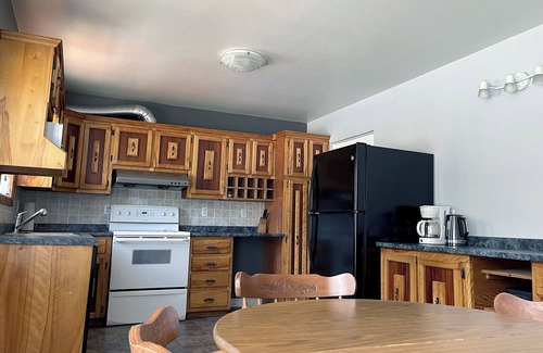 Ingonish Hotel | Sea Breeze Cottages And Motel