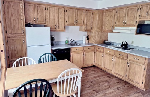 Ingonish Hotel | Sea Breeze Cottages And Motel